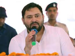 जब मंच से धड़ाम हुए अनंत सिंह, तेजस्वी यादव का पंचायत प्रतिनिधियों को लेकर बड़ा ऐलान जब मंच से धड़ाम हुए अनंत सिंह, तेजस्वी यादव का पंचायत प्रतिनिधियों को लेकर बड़ा ऐलान